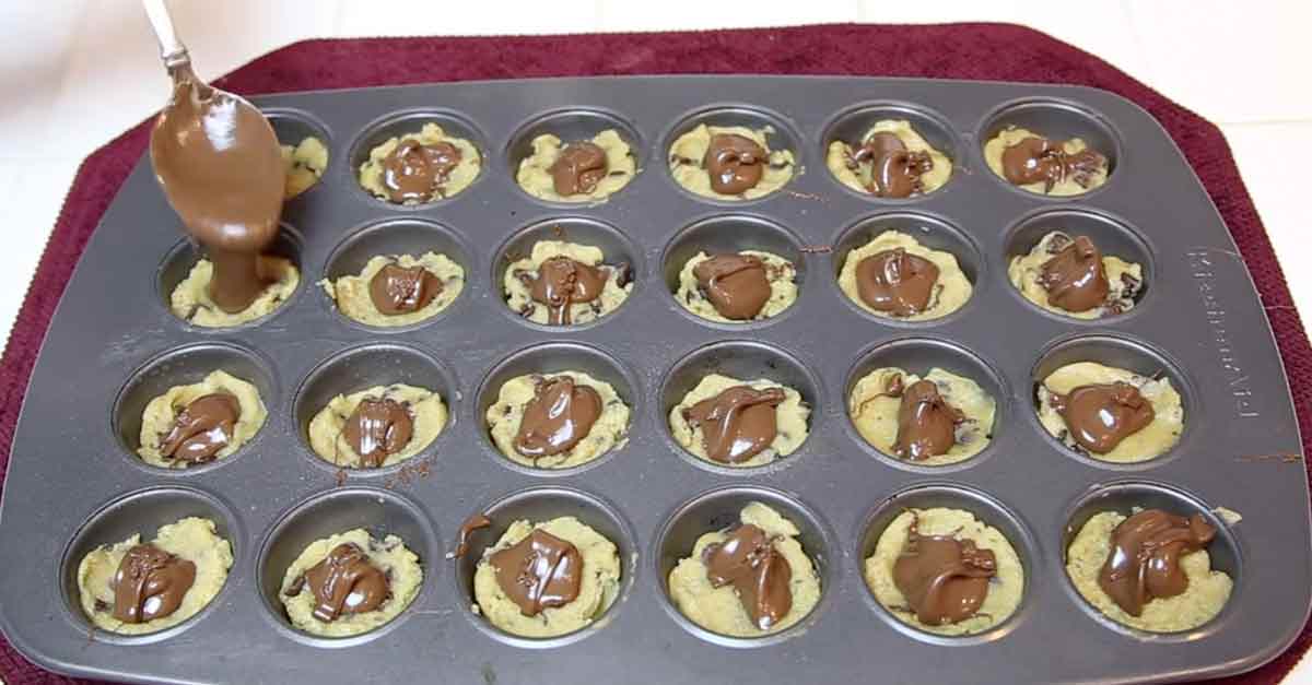 Chocolate Chip Lava Cookies
