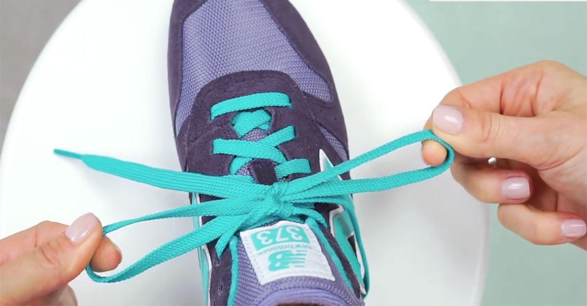 tie a shoelace in 2 seconds